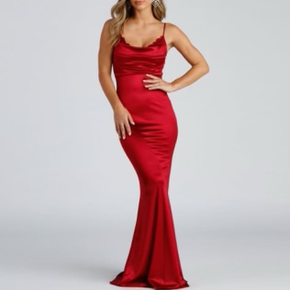 Stunning prom dress NWT
